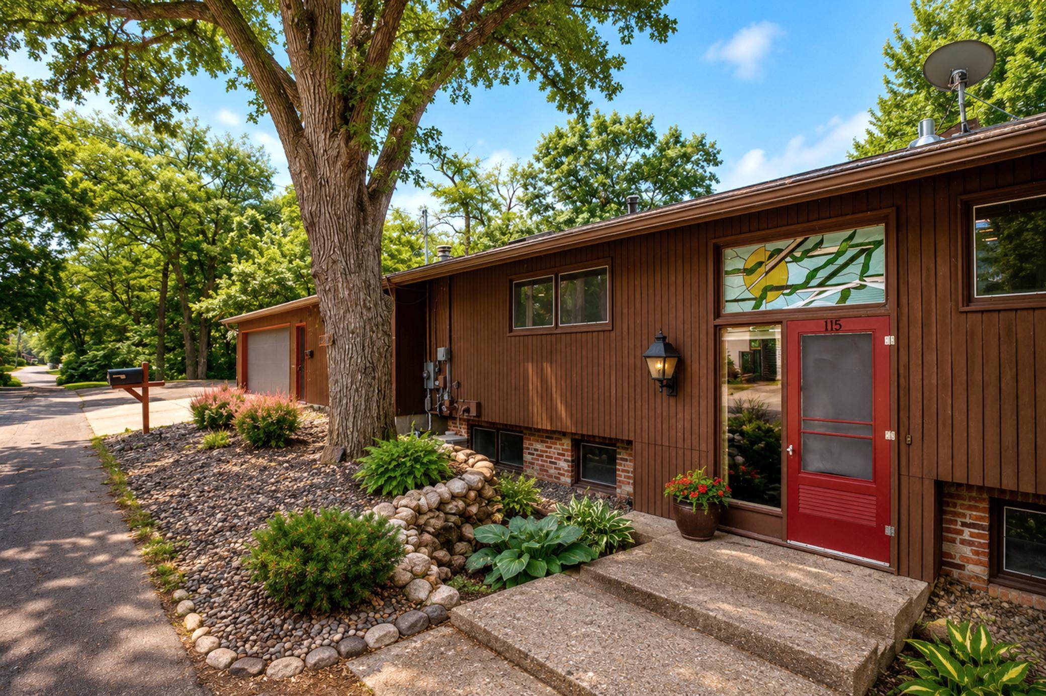 115 South LN, Albert Lea, MN 56007