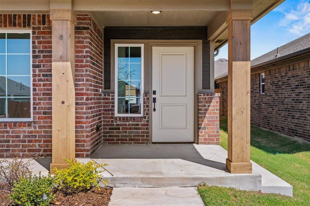 8717 Spruce ST, Edmond, OK 73003