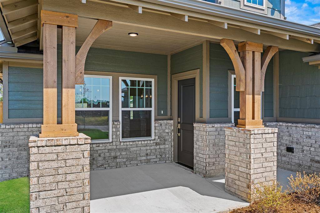 1329 SW 157th ST, Moore, OK 73170