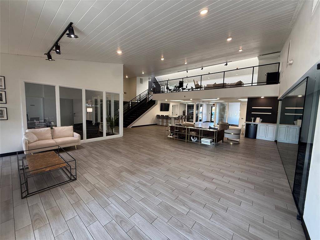 11217 N May AVE, Oklahoma City, OK 73120