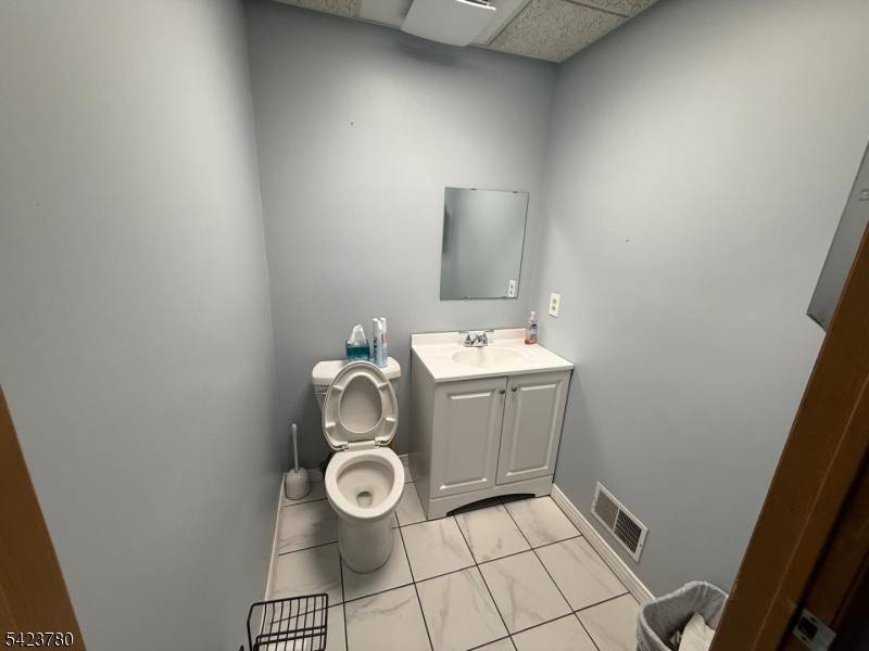 495 Union Ave, Middlesex Boro, NJ 08846