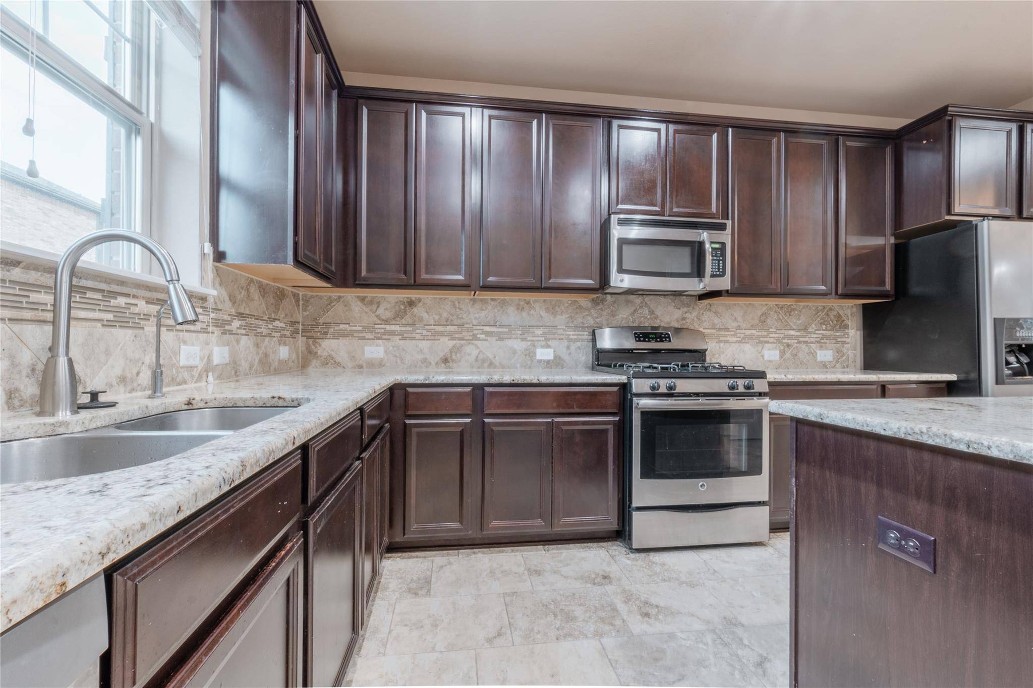 7220 Wyoming Springs DR #203, Round Rock, TX 78681