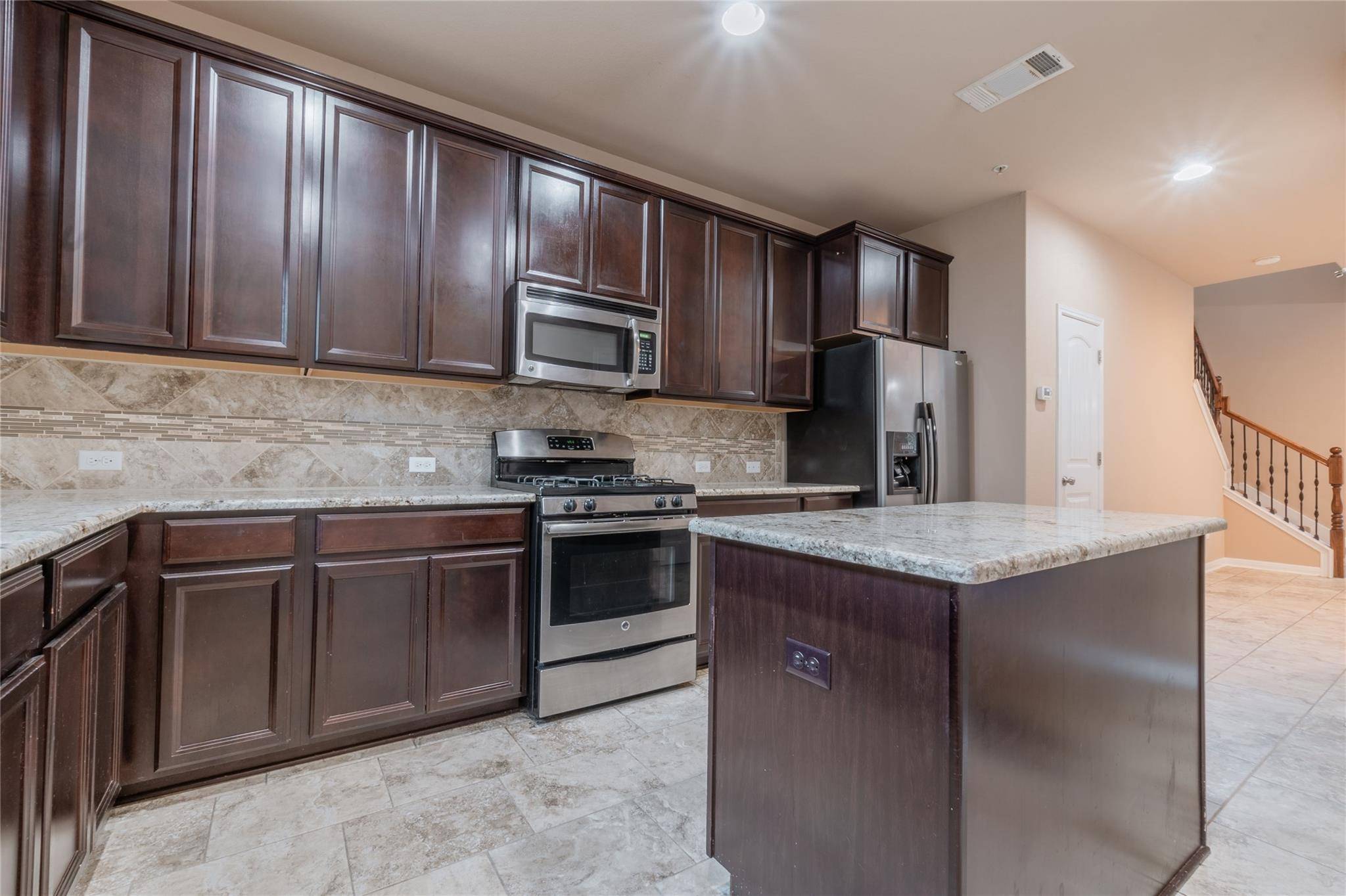 7220 Wyoming Springs DR #203, Round Rock, TX 78681