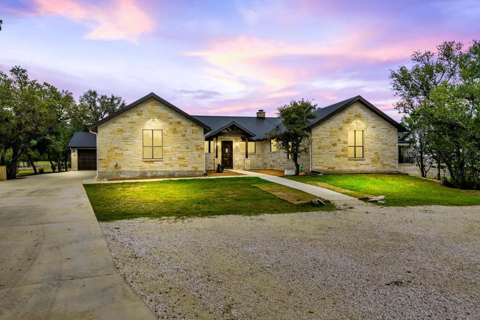 1718 Mountain Valley RD, Concan, TX 78838