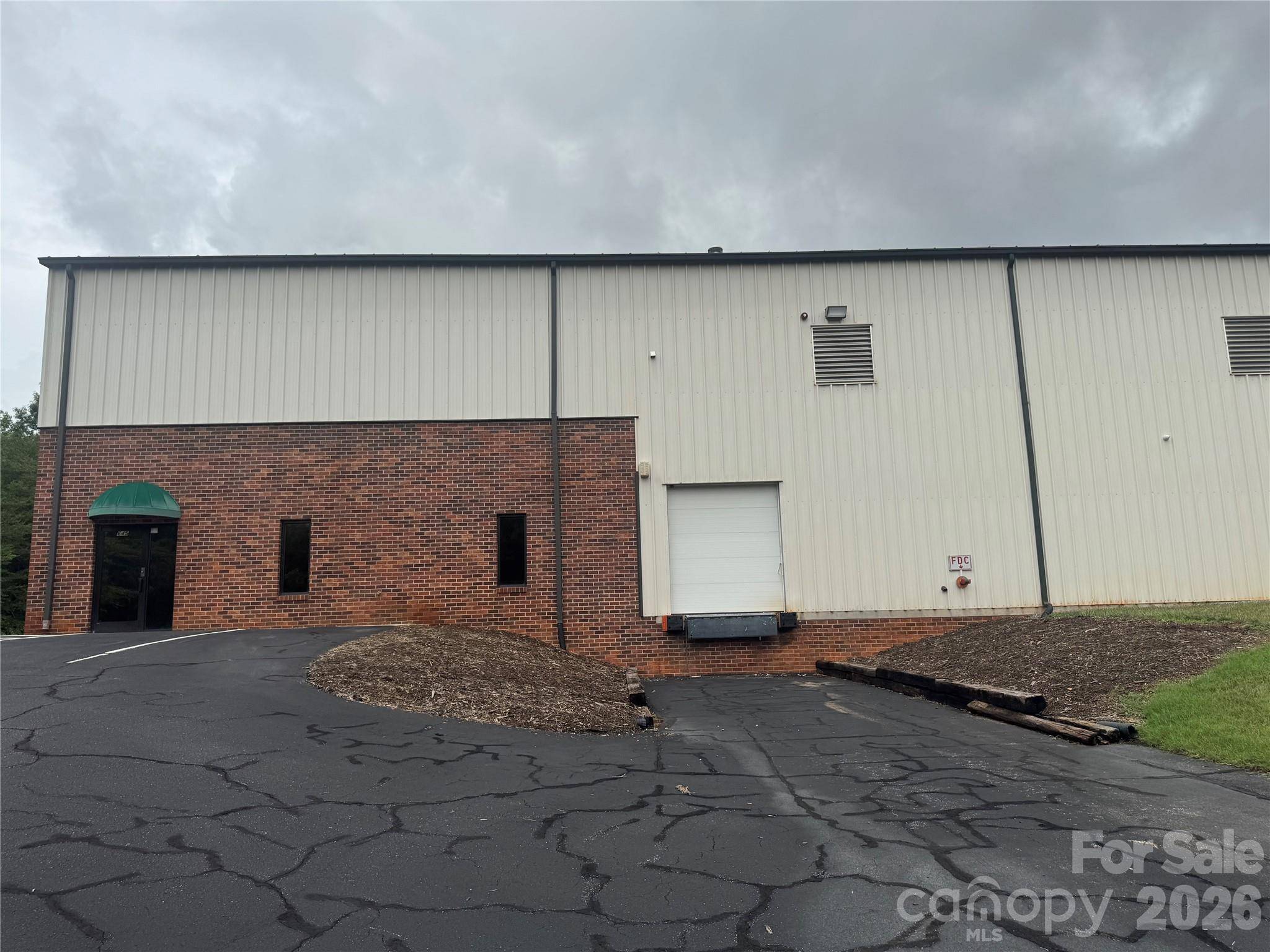 645 11TH Avenue BLVD SE, Hickory, NC 28602