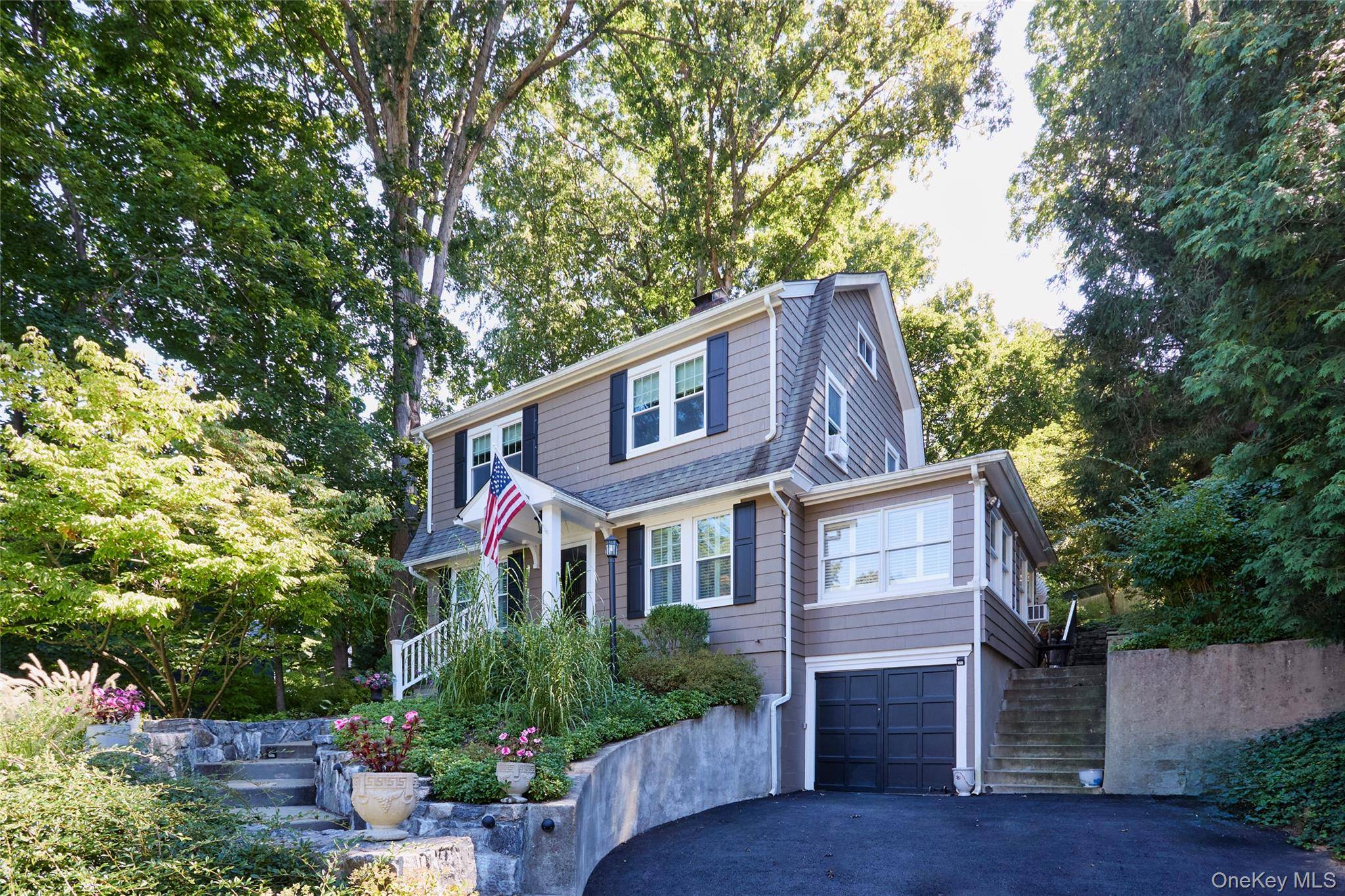22 Hillside AVE, Katonah, NY 10536