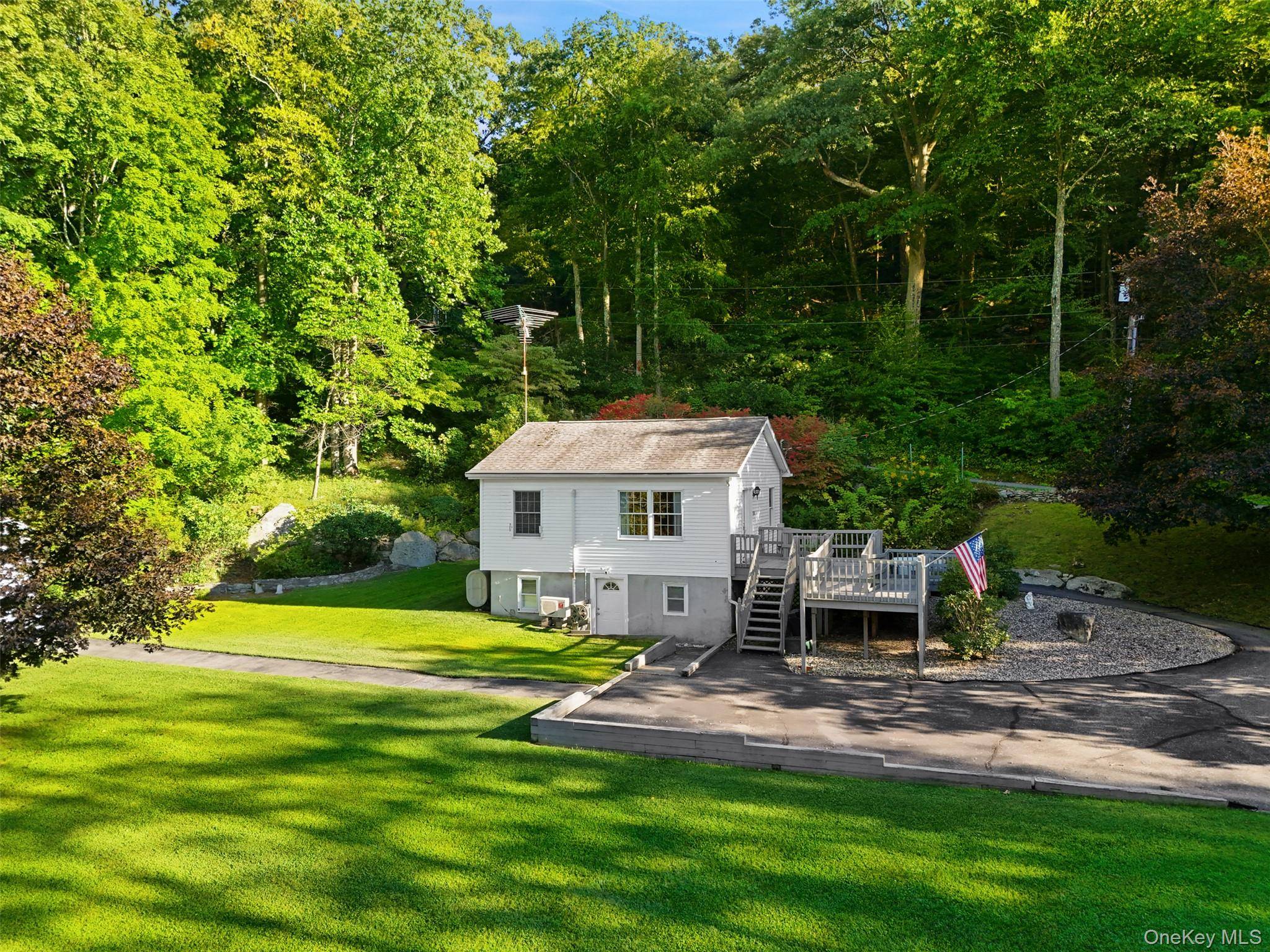 72 N Knapp CT, Hopewell Junction, NY 12533