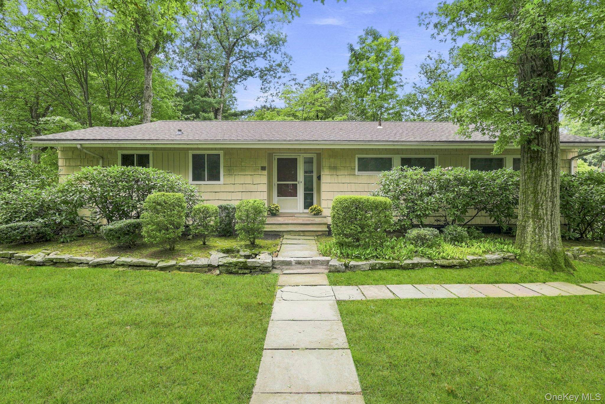 21 Seely PL, Scarsdale, NY 10583