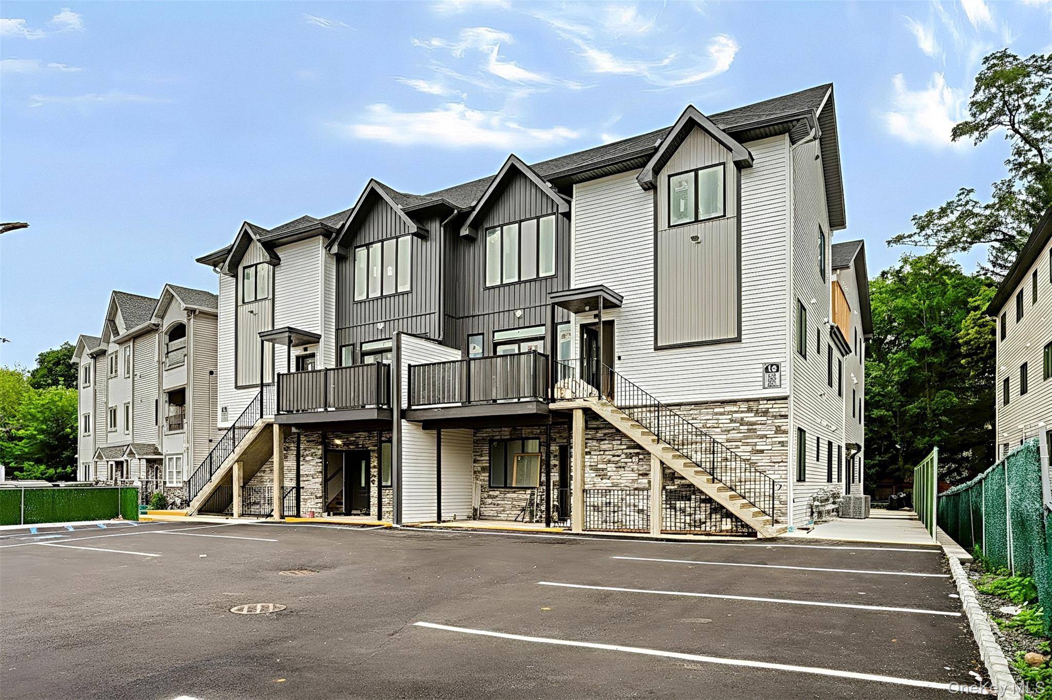 16 Phyllis TER #302, Monsey, NY 10952