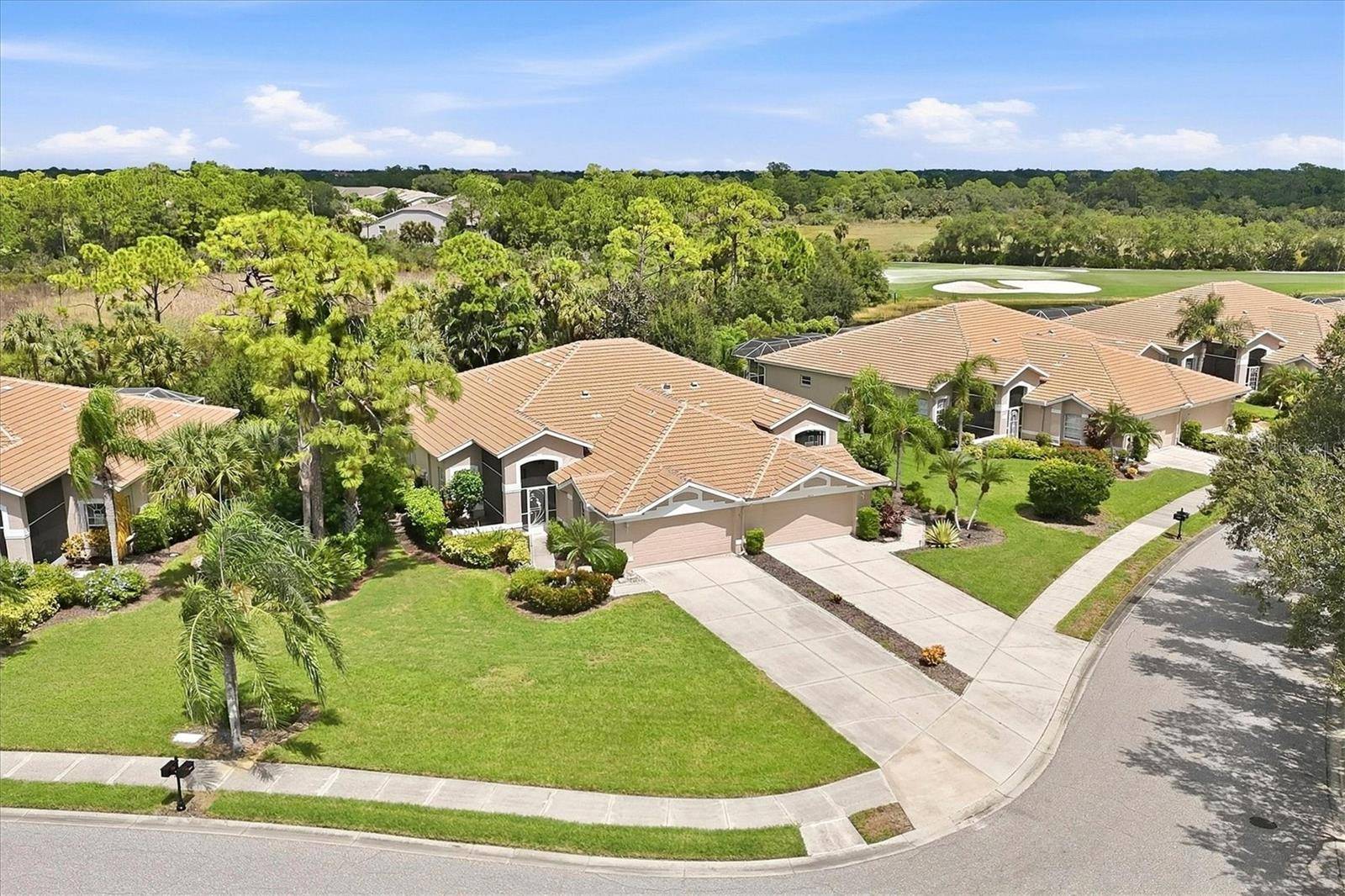 9413 FOREST HILLS CIR, Sarasota, FL 34238