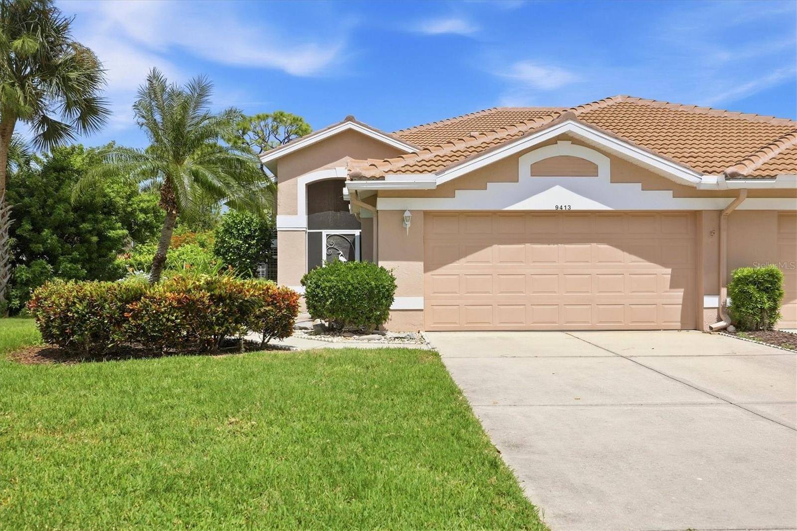 9413 FOREST HILLS CIR, Sarasota, FL 34238