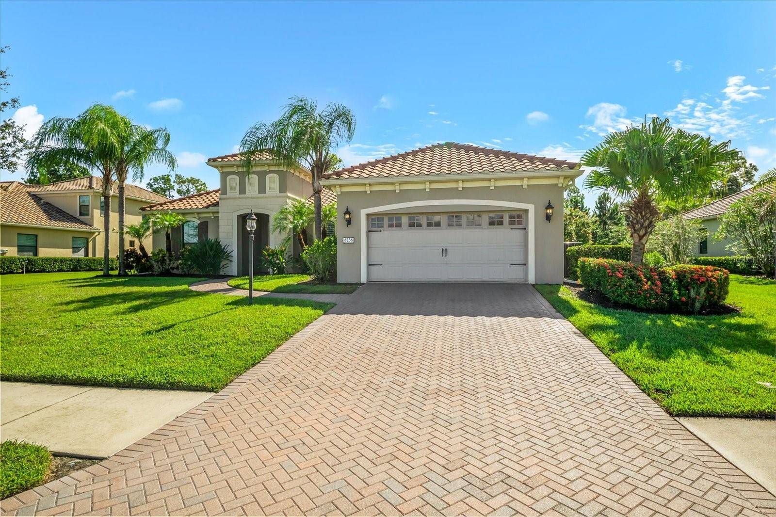 8256 LARKSPUR CIR, Sarasota, FL 34241