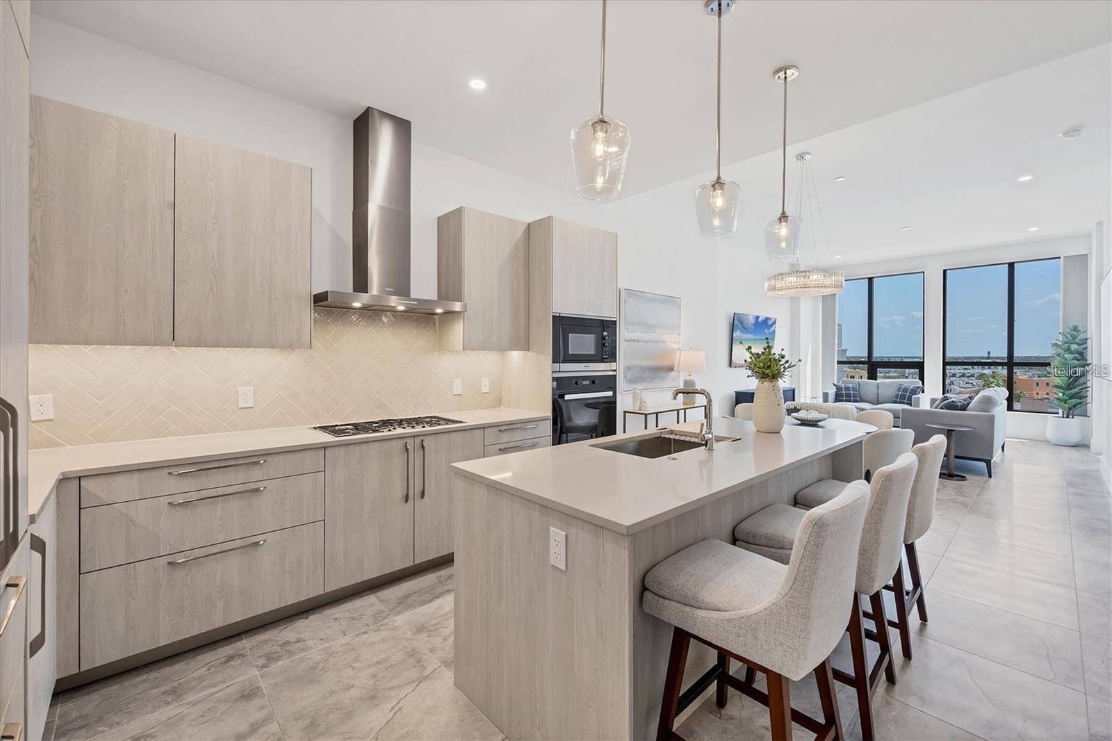 33 S PALM AVE #704, Sarasota, FL 34236