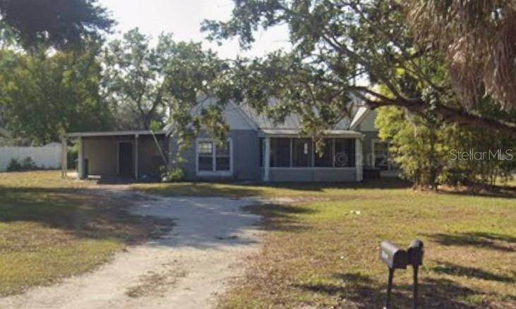 816 W COUNTRY CLUB DR, Tampa, FL 33612