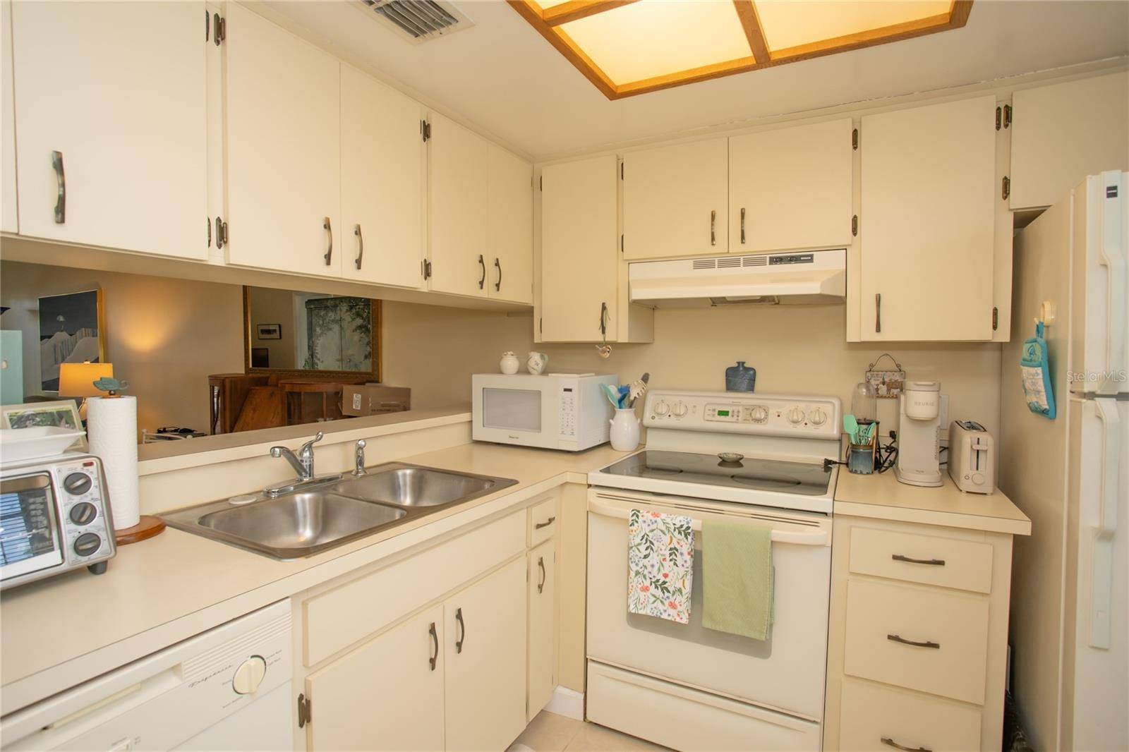 366 47TH AVE N #2, St Petersburg, FL 33703