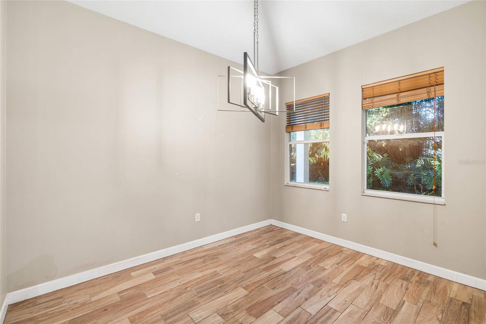4117 WOODACRE LN, Tampa, FL 33624