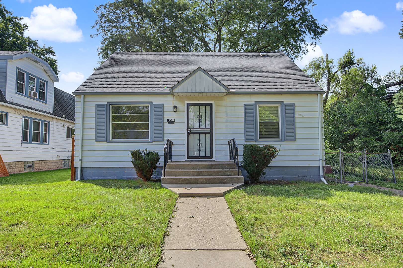 14526 Clinton ST, Harvey, IL 60426