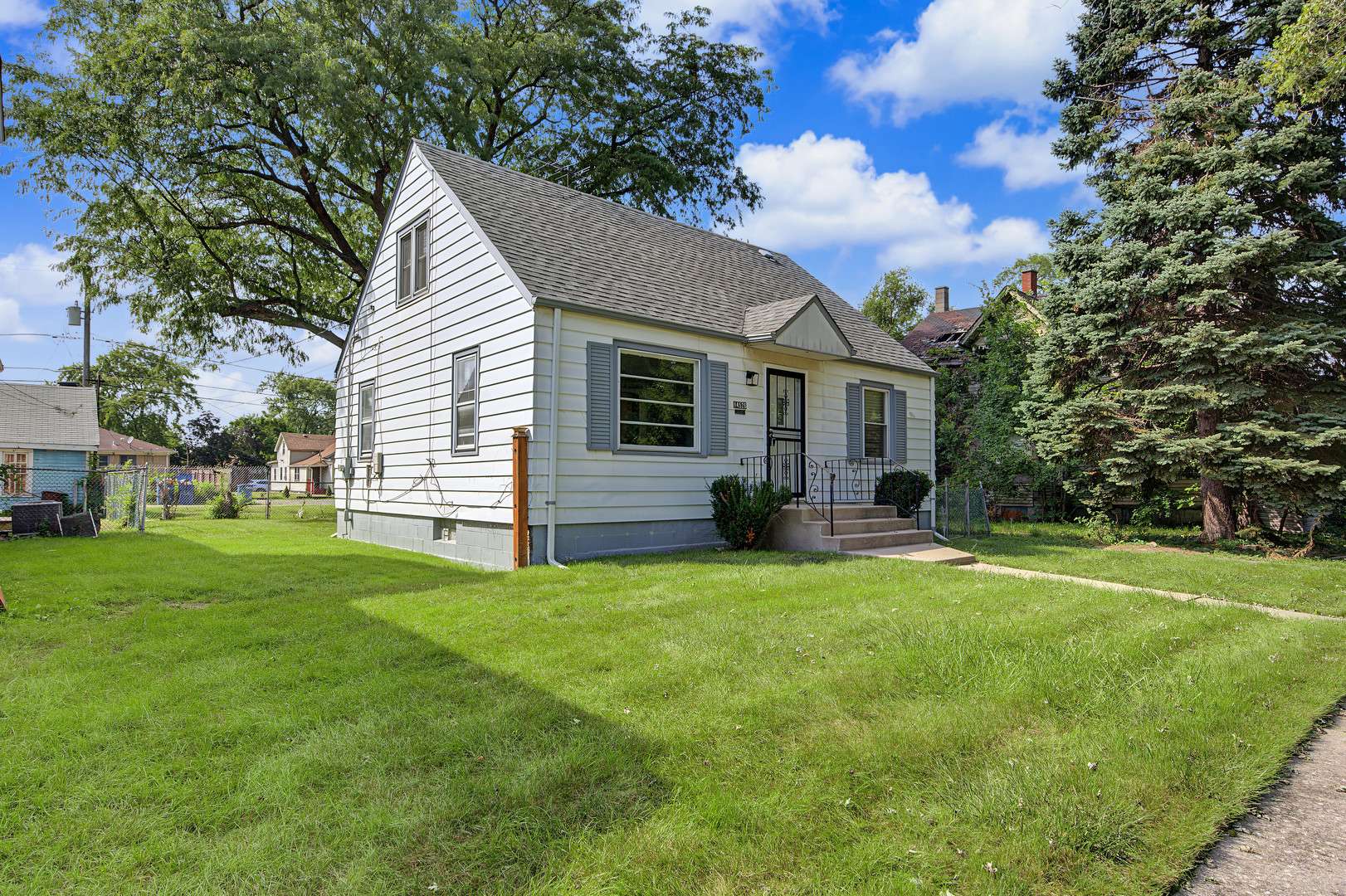 14526 Clinton ST, Harvey, IL 60426