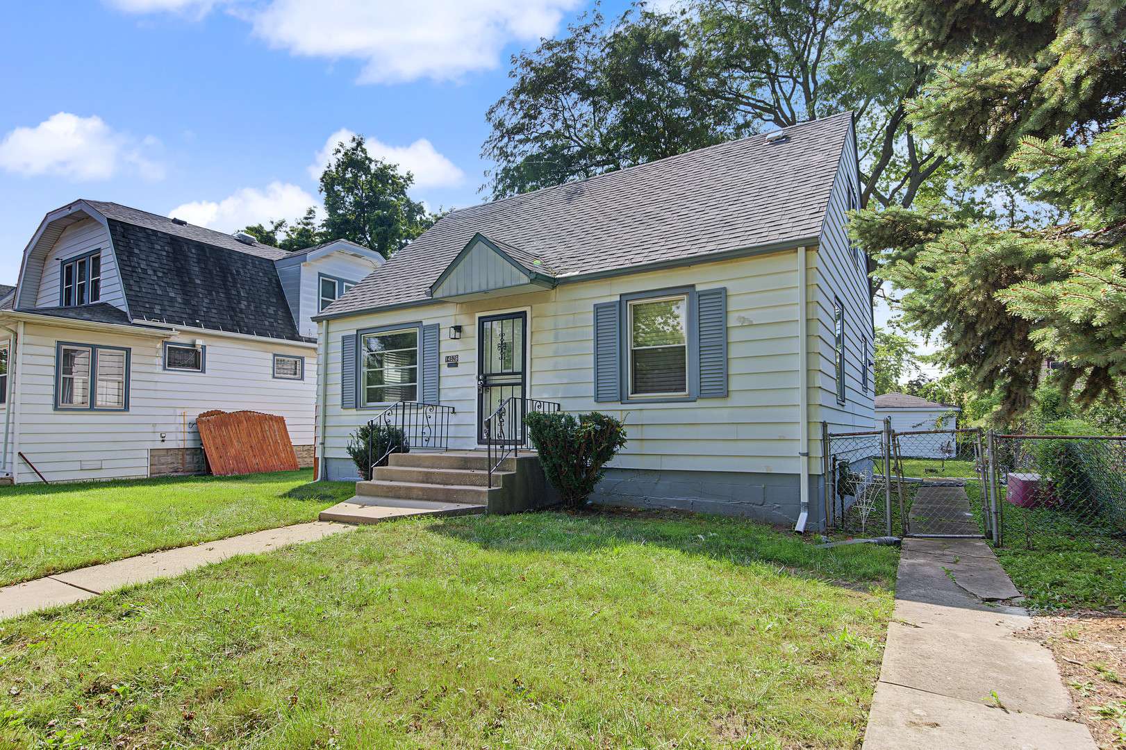 14526 Clinton ST, Harvey, IL 60426