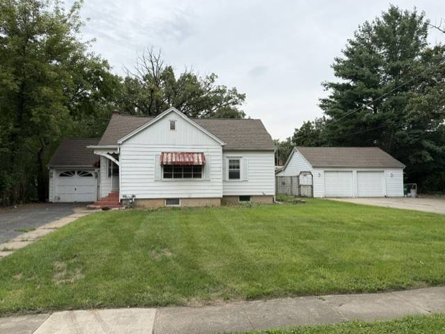 3904 Grove AVE, Mchenry, IL 60050