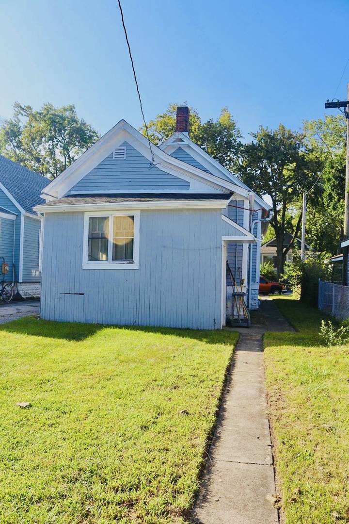 2332 Desplaines ST, Blue Island, IL 60406