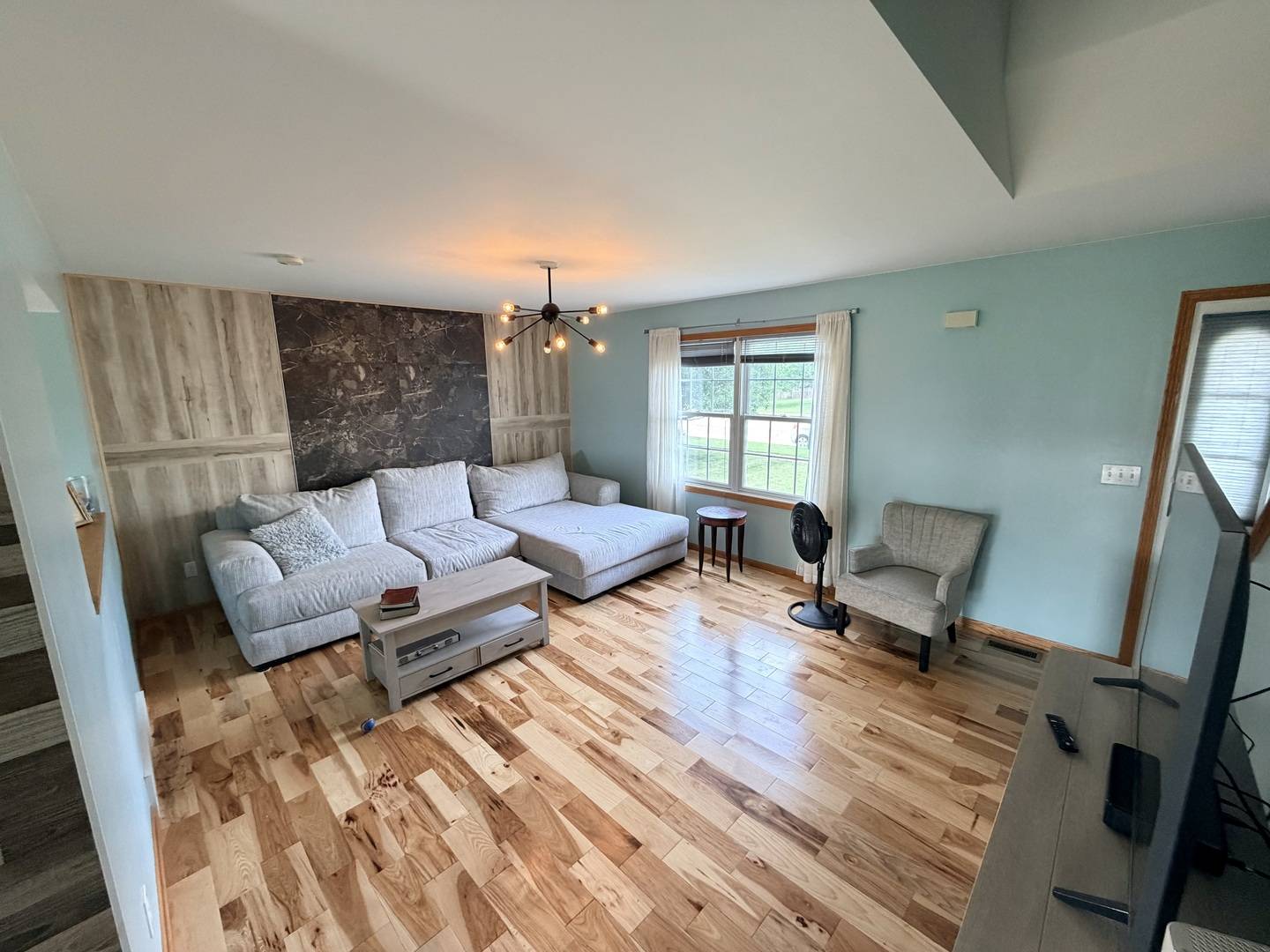 1536 Moluf ST, Dekalb, IL 60115