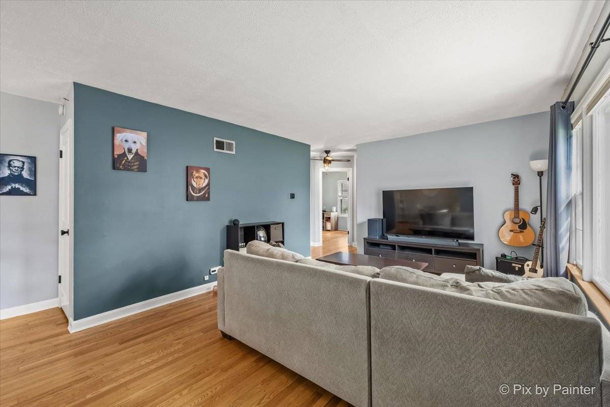 812 Hitchcock AVE, Lisle, IL 60532