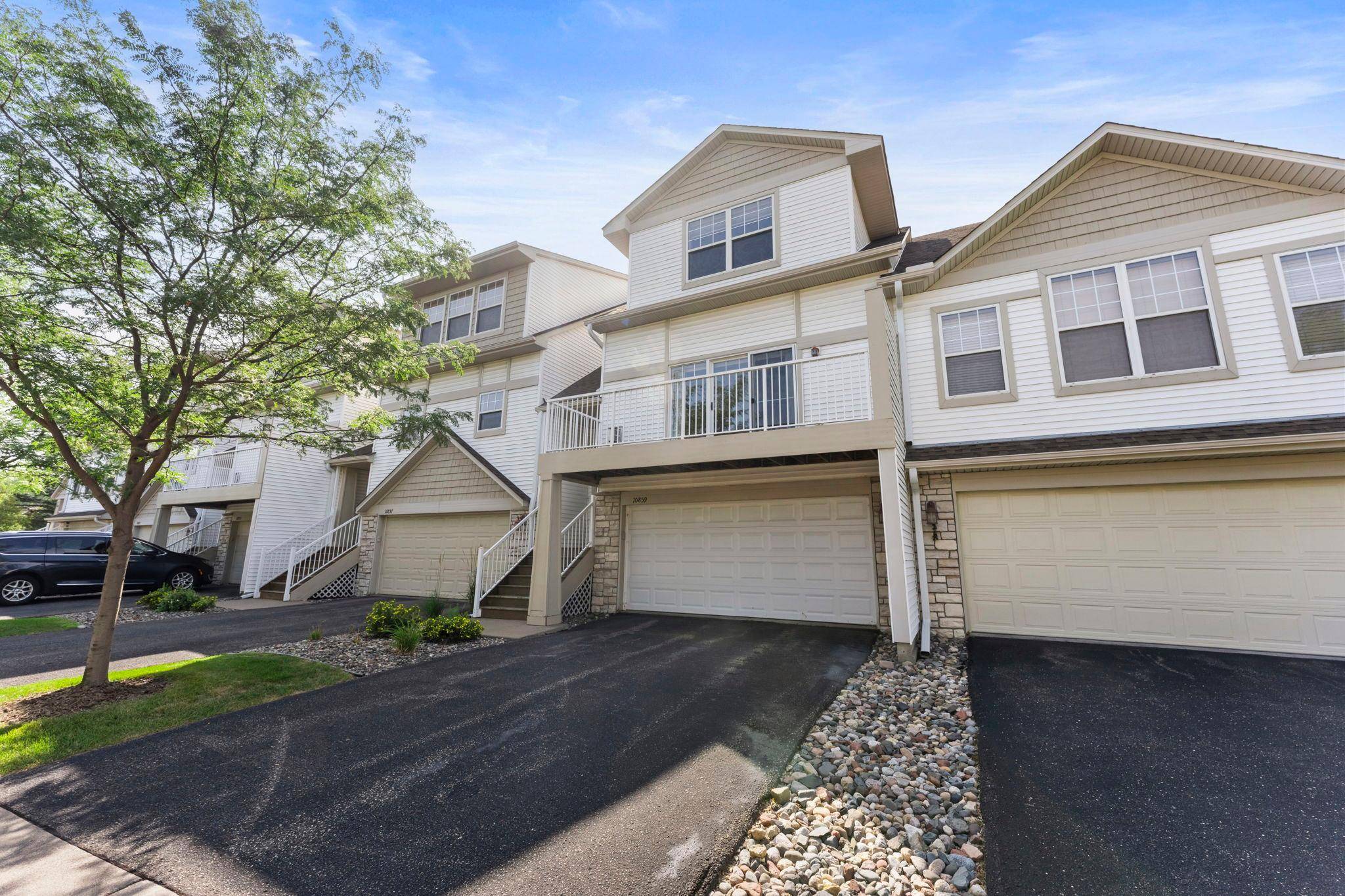 10859 Kingsfield LN, Woodbury, MN 55129