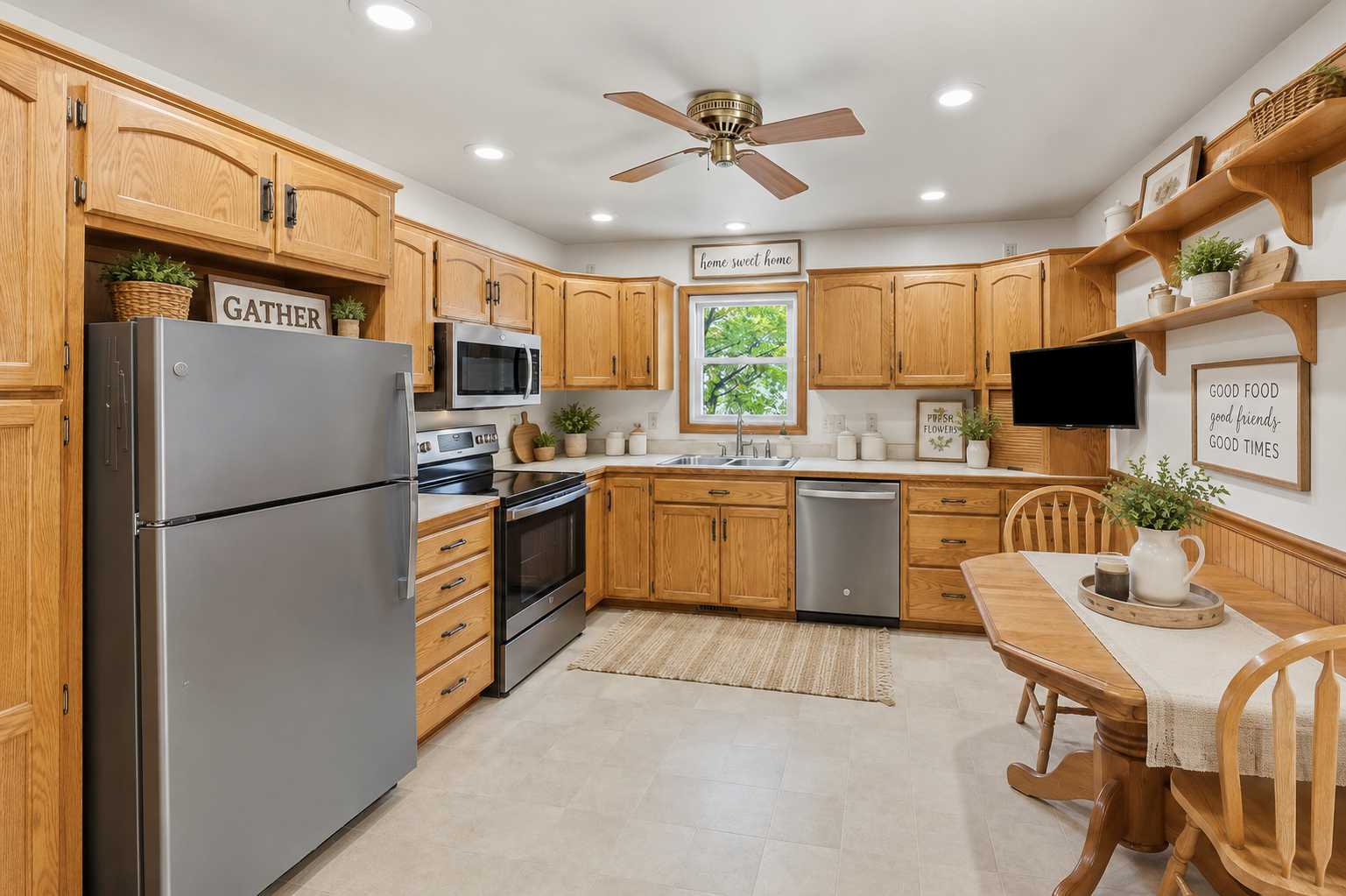 120 3rd ST W, Hector, MN 55342