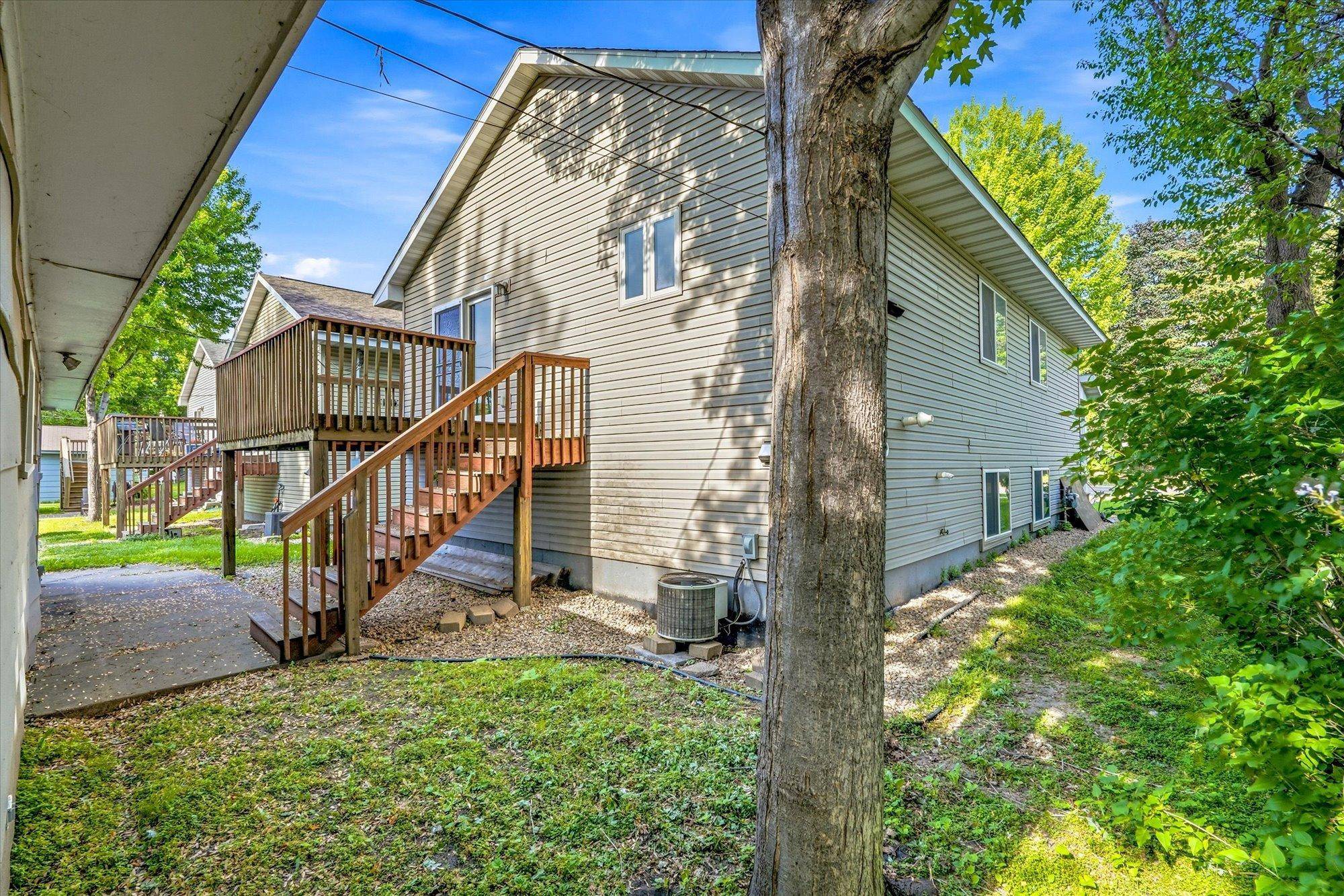 1077 26th AVE SE, Minneapolis, MN 55414