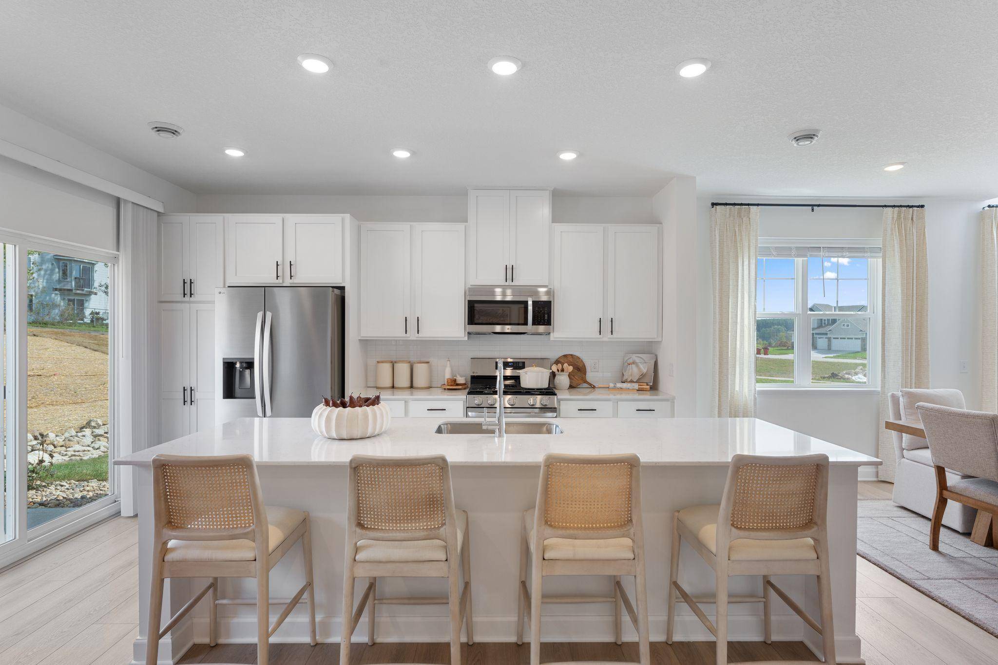 4180 Hayward AVE N, Oakdale, MN 55128