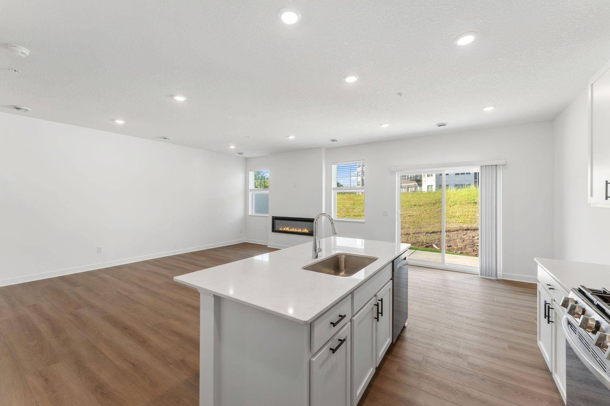 4050 Hayward AVE N, Oakdale, MN 55128
