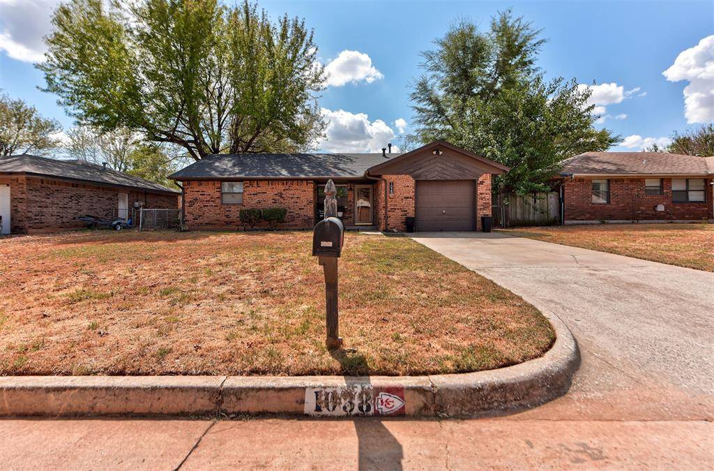1038 W Griggs WAY, Mustang, OK 73064