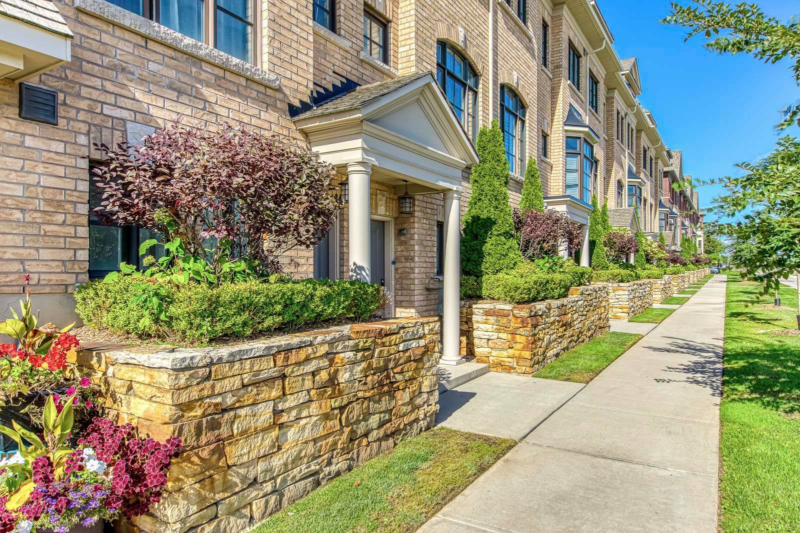 2172 Trafalgar RD ##14, Oakville, ON L6H 0N3