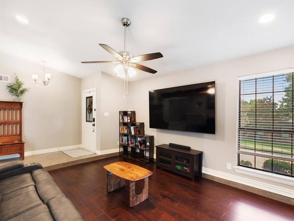 2922 Spring Brook Drive, Garland, TX 75044
