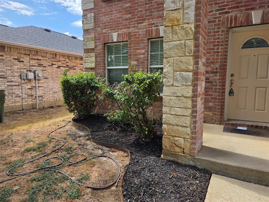 8108 Stowe Springs Lane, Arlington, TX 76002