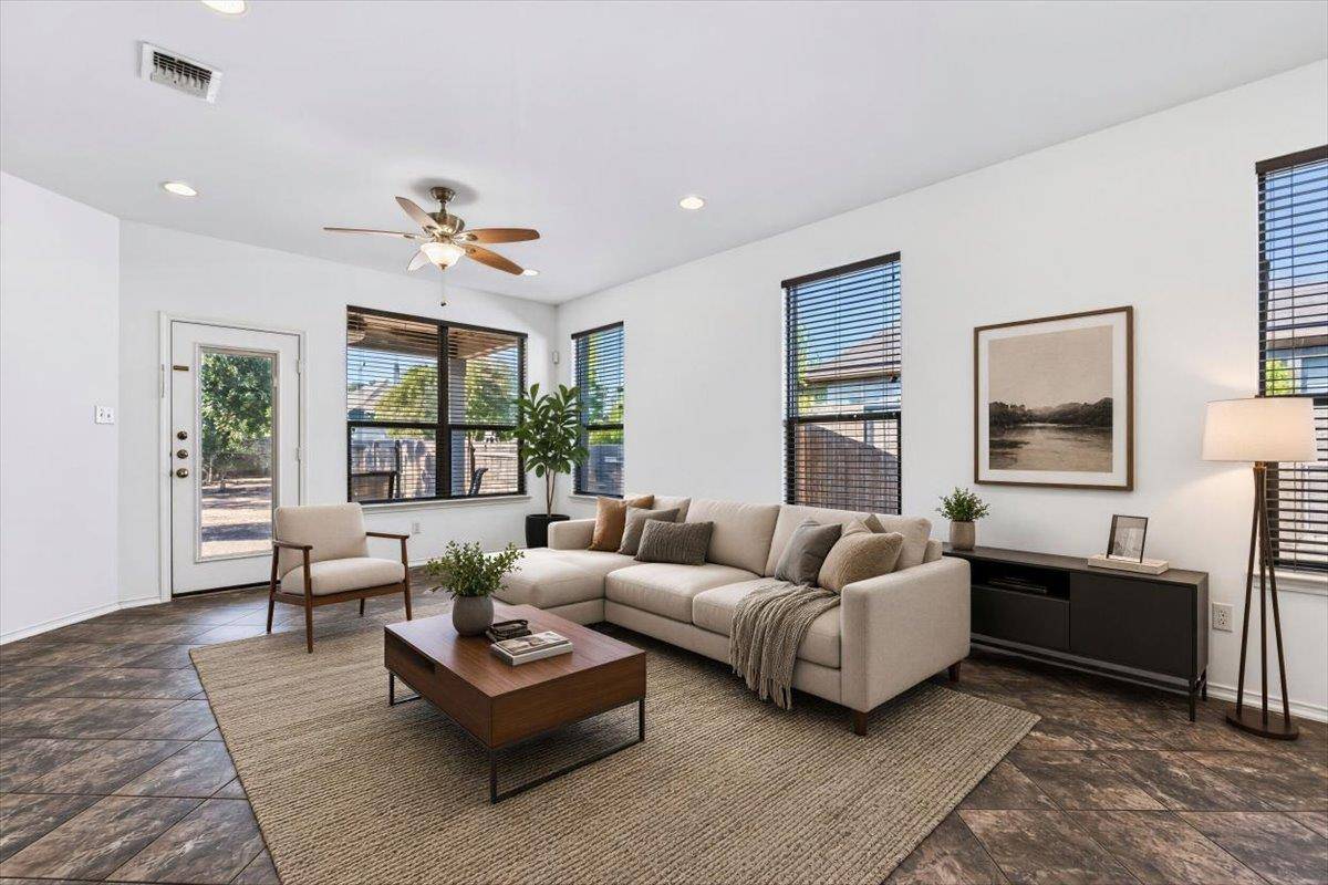1020 Clove Hitch RD, Georgetown, TX 78633