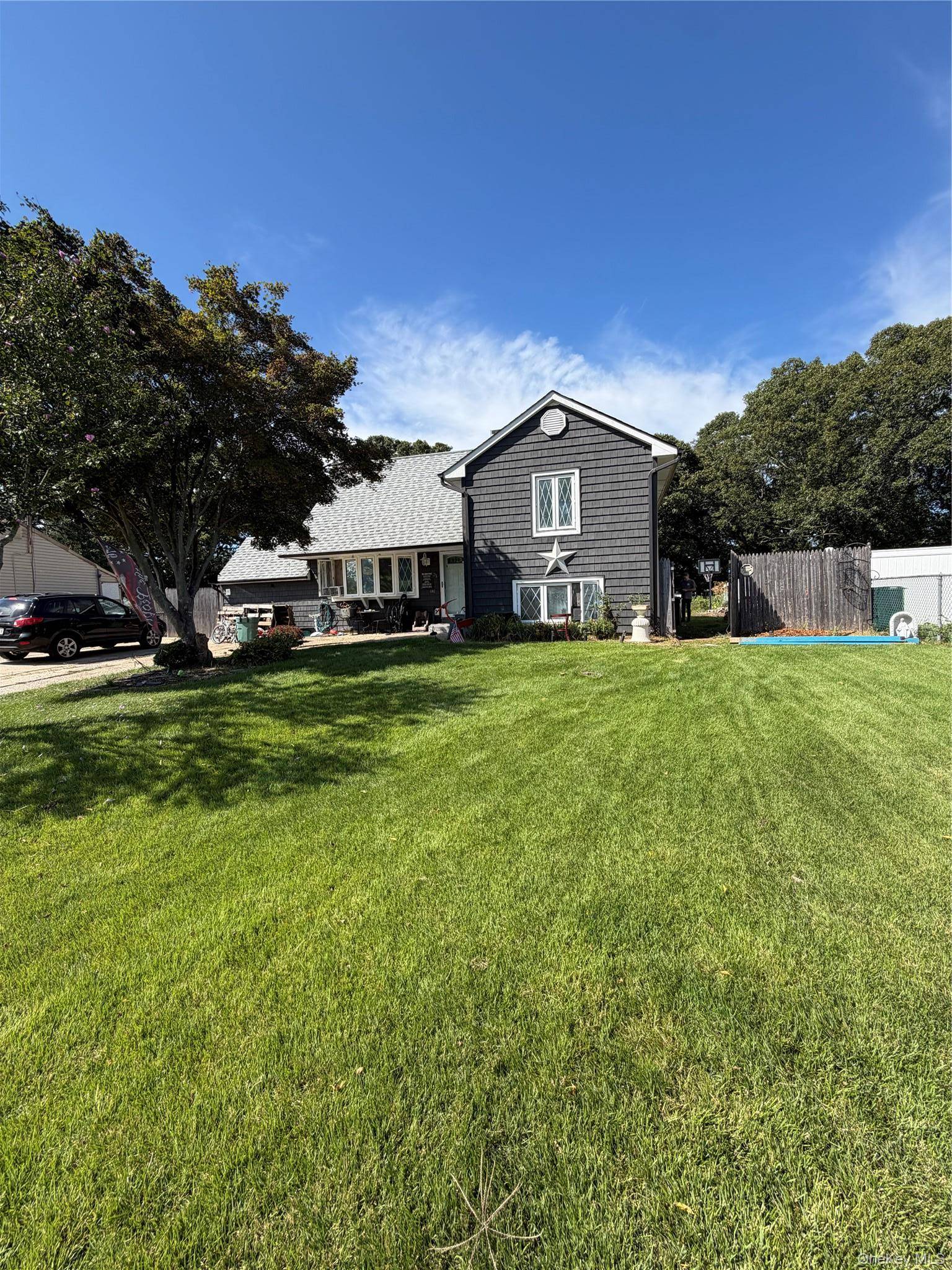 31 Garden LN, Centereach, NY 11720