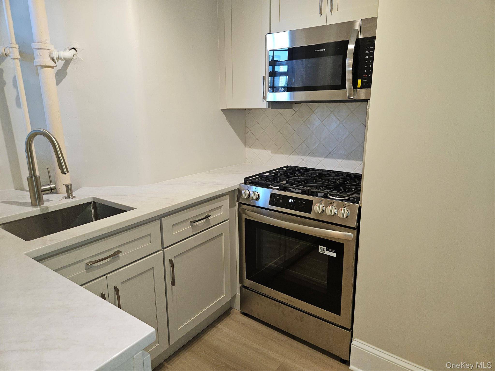 208 Centre Ave #4-B, New Rochelle, NY 10805