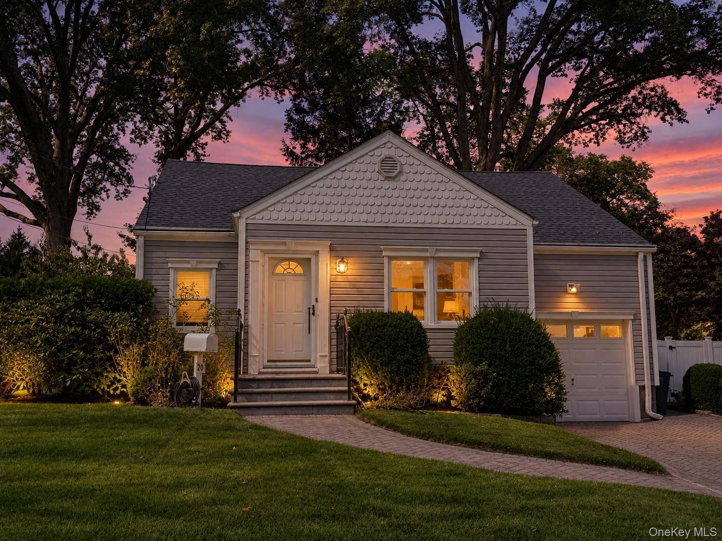 60 Topland RD, White Plains, NY 10605