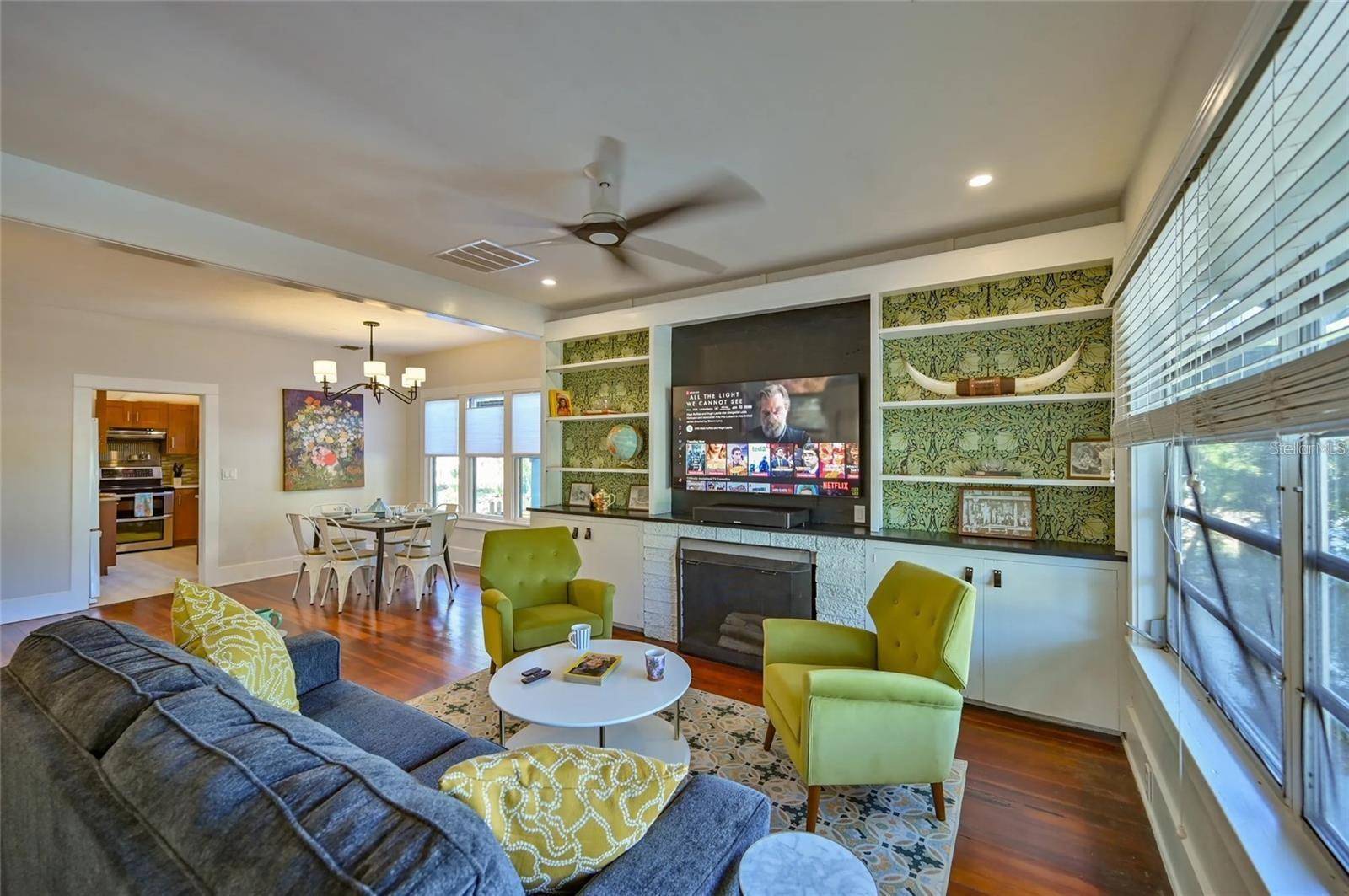 2408 HILLVIEW ST, Sarasota, FL 34239