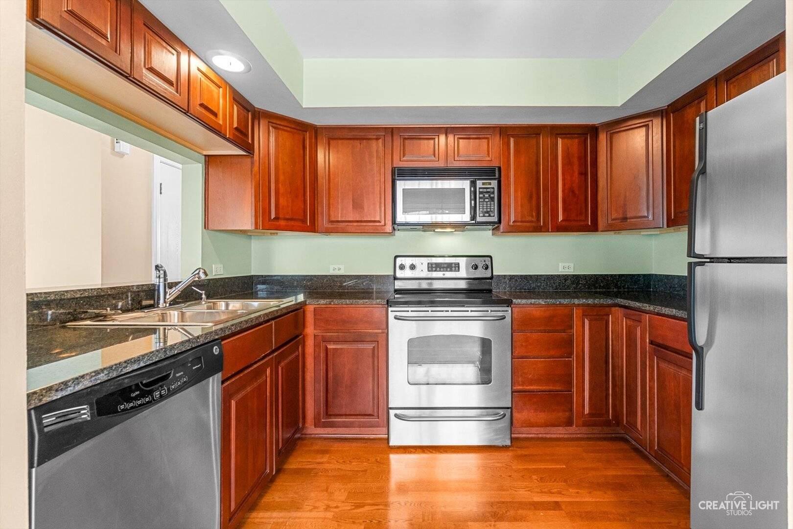 39 Foxcroft RD #203, Naperville, IL 60565