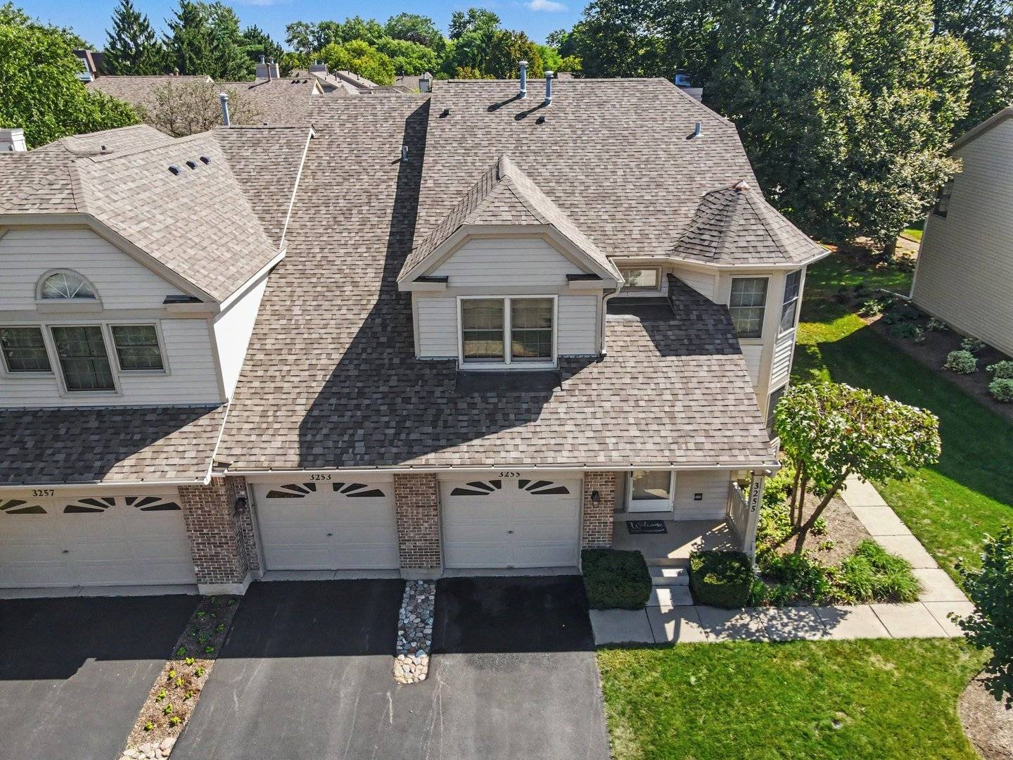 3255 N Daniels CT, Arlington Heights, IL 60004