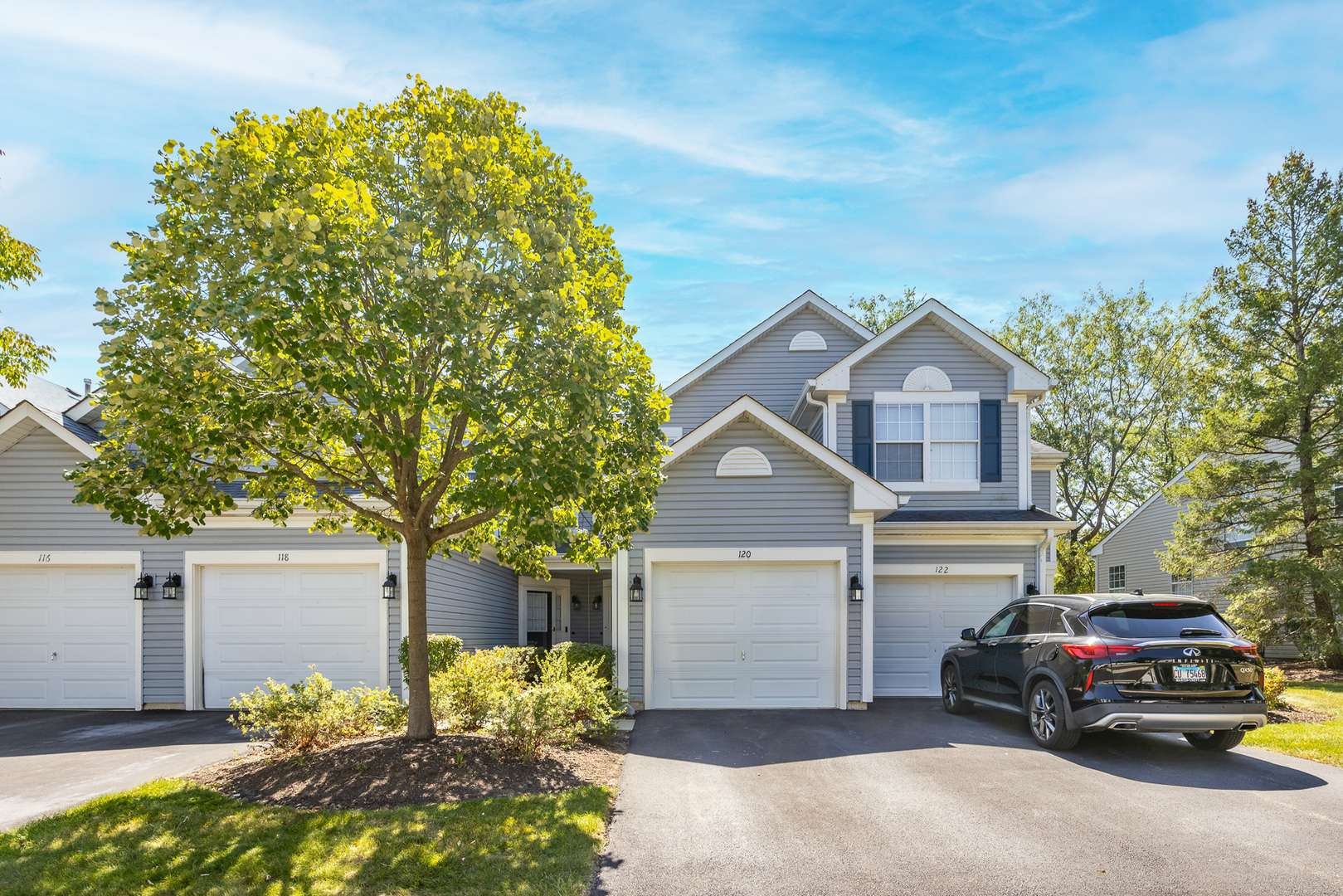 120 Polaris DR, Lake In The Hills, IL 60156