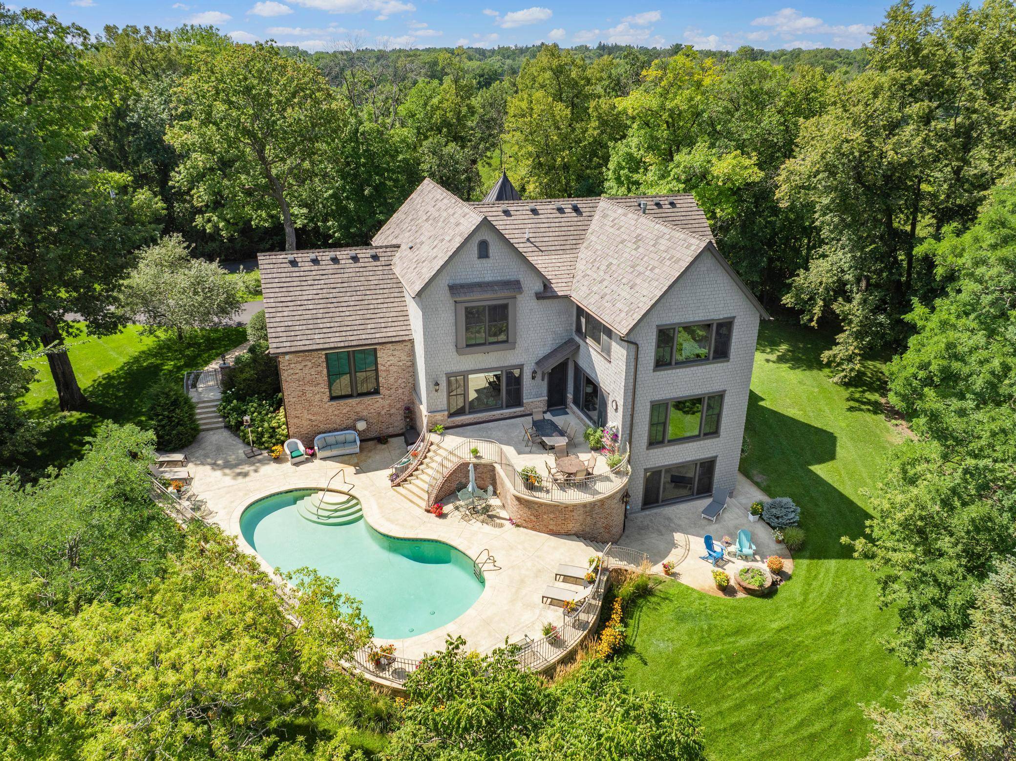 1070 Ferndale RD W, Wayzata, MN 55391