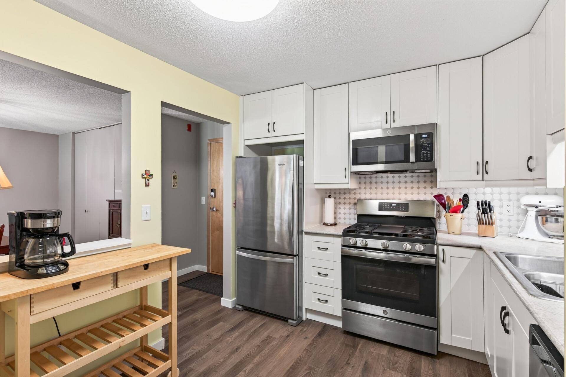 4820 Park Commons DR #138, Saint Louis Park, MN 55416