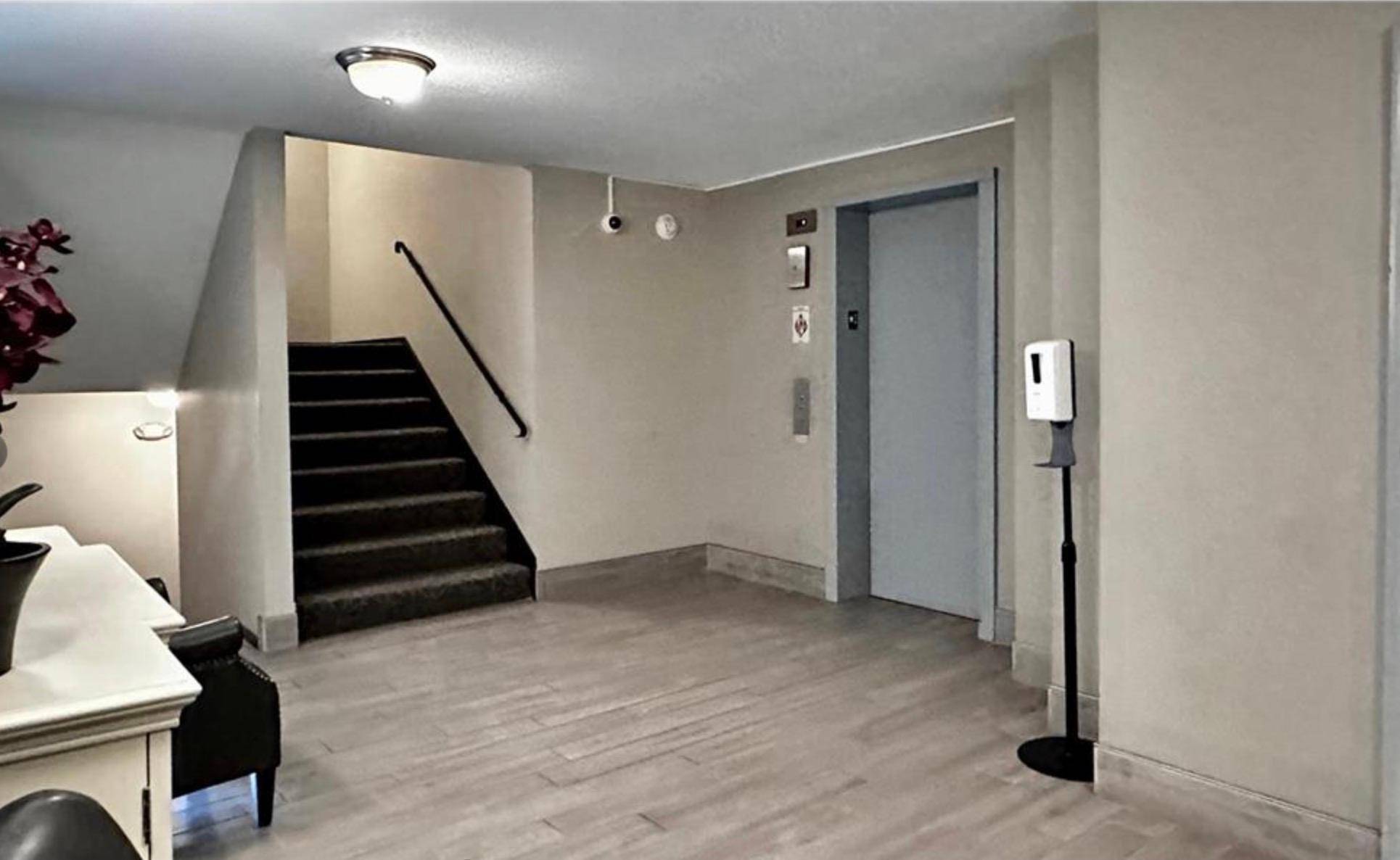 132 Demont AVE E #326, Little Canada, MN 55117