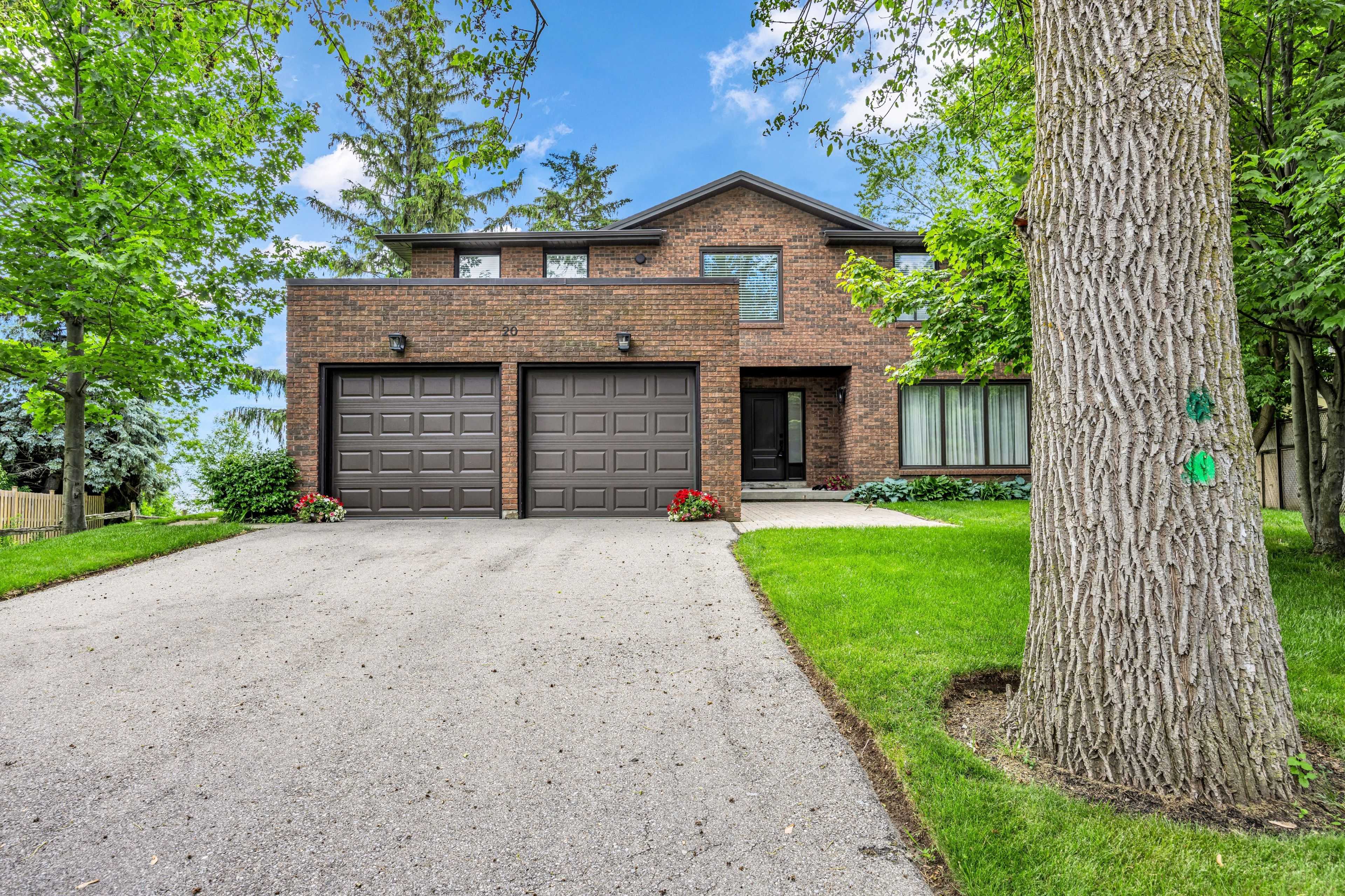 20 Arkendo DR, Oakville, ON L6J 5T9