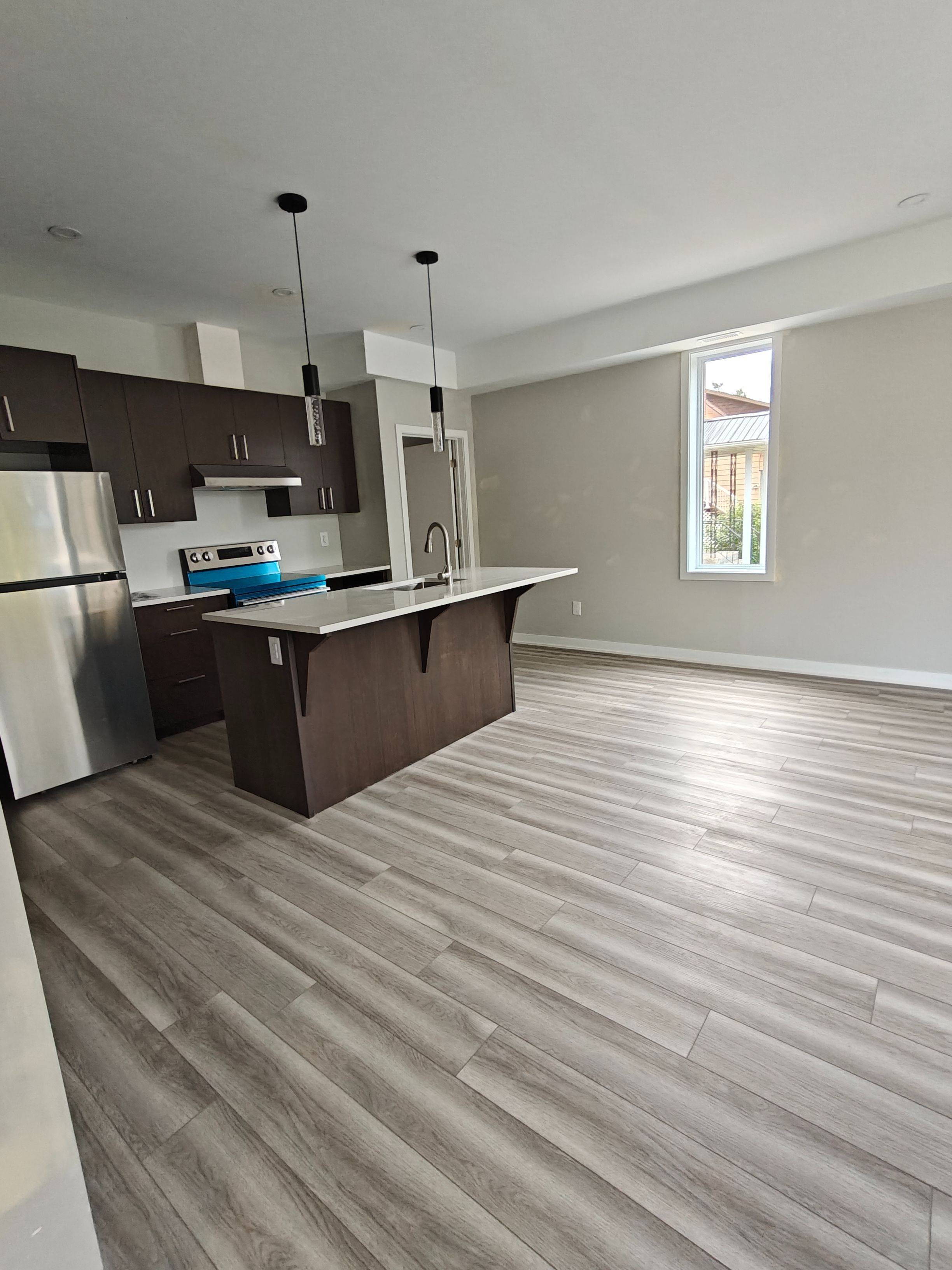 1332 Thames ST #A, Carlington - Central Park, ON K1Z 7N4