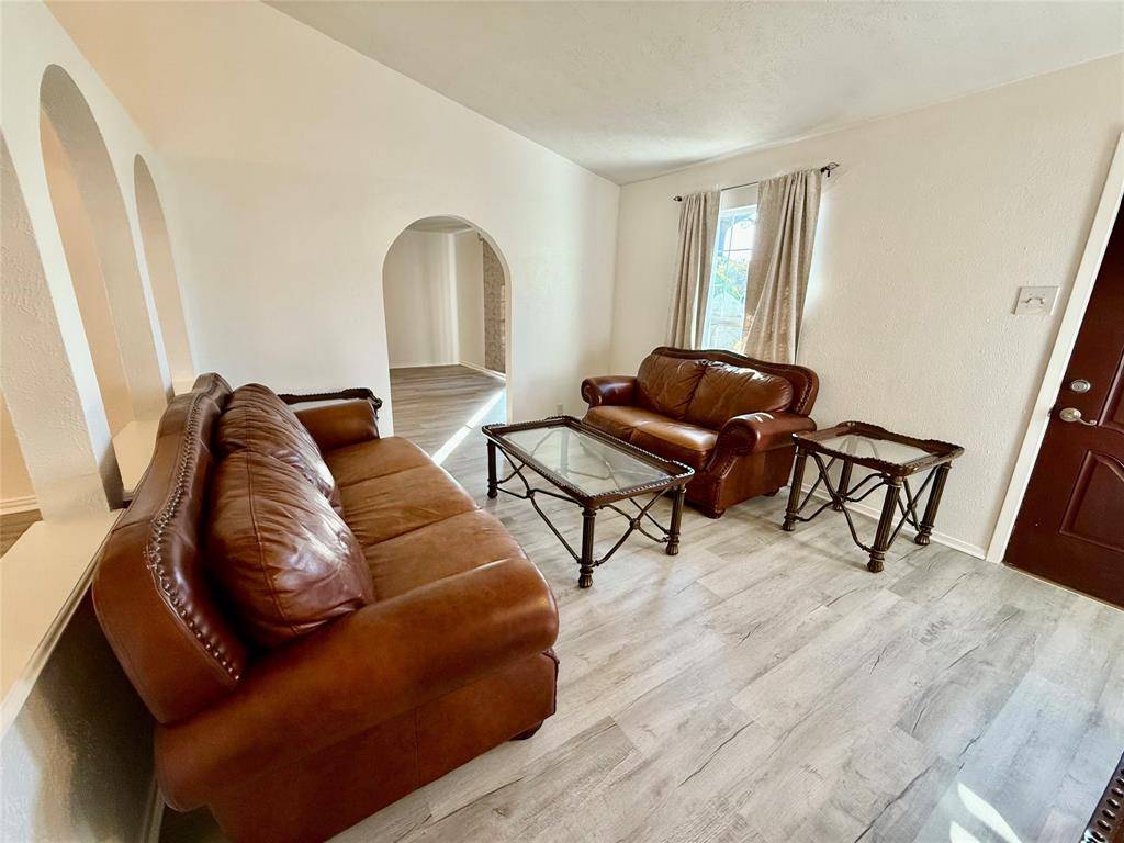 818 Westbrook Drive, Garland, TX 75043